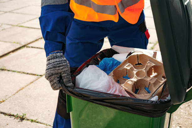 Best Retail Junk Removal  in Montezuma, IA